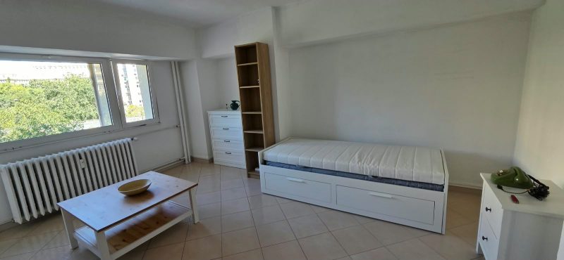 Ofer apartament 2 camere, etaj intermediar, în București, zona Centrul Civic